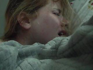 Devote Studentin wird hart in alle Löcher gefickt