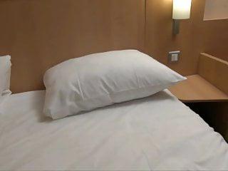 Eine schmutzige französische Milf fickt für eine sexy Party