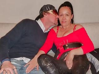 Heiße Amateur Pärchen beim 69 iger Blowjob und Sex