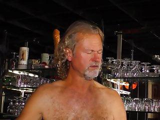 Notgeile Oma wird in der Öffentlichkeit gefickt