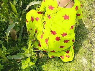 Indisches Girl wird im Wald gefickt