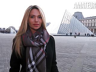 Junger Russe fickt seine russische Freundin hart durch
