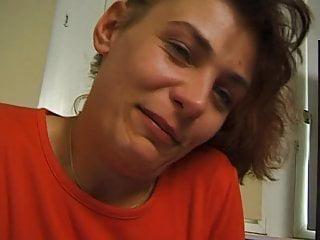 Deutscher Amateur Teen Winnie kommt zum Orgasmus