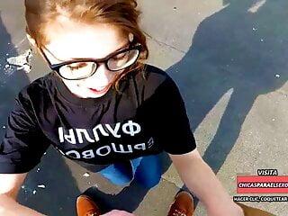 Notgeiles Dienstmädchen wird von einem Techniker gefickt