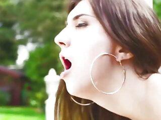 Studentin zeigt dir ihre reife Möse