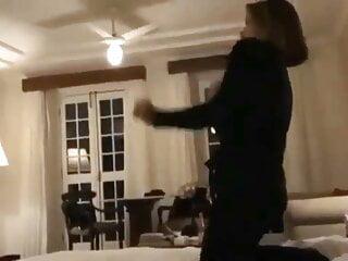 Lass mich dich nackt und dann ficken - hd Video