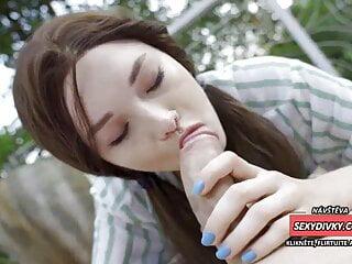 Gefickt und in der Küche geblasen