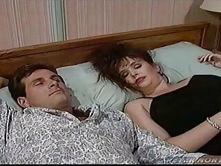 Die vollbusige Tamara Lee fickt einen jungen Kerl