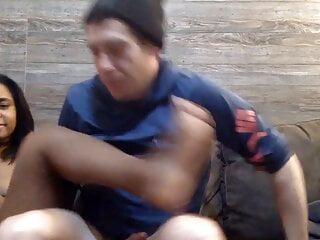 Sexy Pärchen hat geilen Orgasmus vor der Kamera