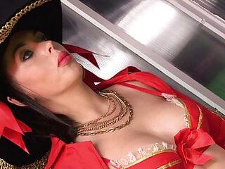 Klassische Lady lässt ihren Mann mit ihrem Mund