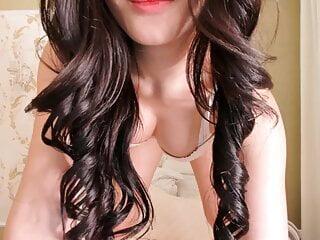 Eine junge Asiatin mit einem geilen Körper wird hart gefickt und vollgepisst - Asia Fetisch