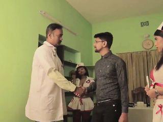 Sexsüchtige Krankenschwester und Arzthelferin ficken den Patienten