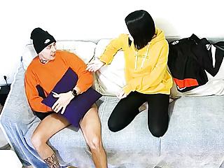 Der spannerman erwischt wie er die tätowierte Schlampe fickt - deutsches Amateurvideo