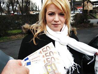 Dralle deutsche Blondine will alles beim Porno Casting