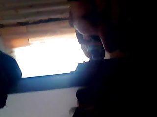 Hübsche Schlampe treibt es mit ihrem Freund