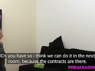 Kandidatin für eine hundenummer in Doggystyle