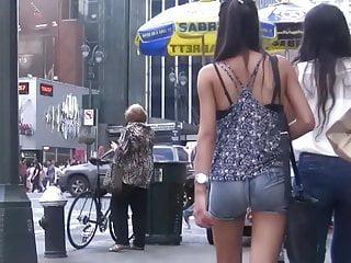Sehr süsse Latina Teen mit kleinen Arsch