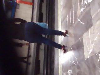 Sexy Milf wird von Hinten gefickt