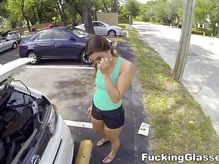 Fick mich hart durch du Fickstück - Sex mit einem brillengirl in Nylons