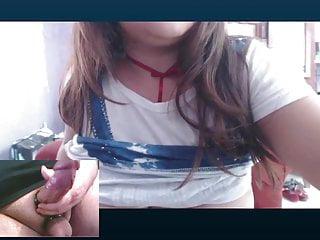 Latina Teen carly rubbelt ihre Muschi und wird dabei erwischt