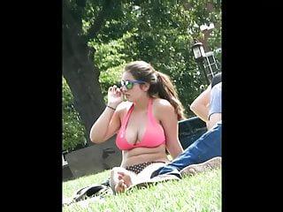 Teen mit grossen Titten wird gefickt