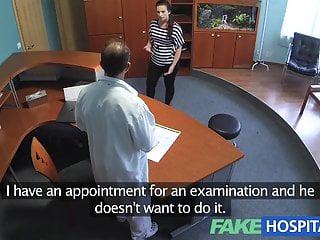 Der Doktor fickt die geile Patientin