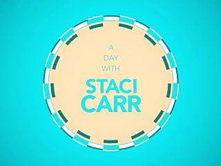 Babe Staci Carr in den Mund gespritzt