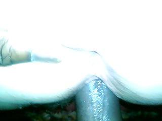 Reife obdachlose Lady fickt für ein Sandwich