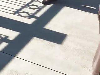 Nette schwarze Milf in einem pov