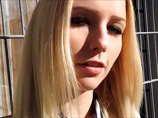 Atemberaubende deutsche Blondine nimmt ihn in den Arsch