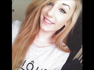 Teen Abbie macht es sich selbst