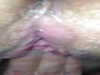 Ehefrau betrügt ihren Mann mit einem Fremden