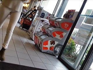 Reife Blondine in den Arsch gefickt