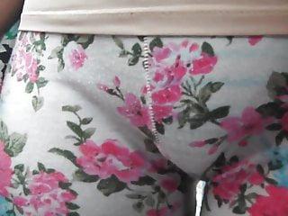 Wow die geile cameltoe in den Arsch gefickt