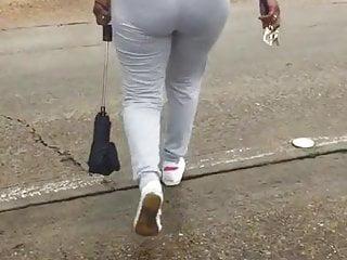 Da wackelt es den fetten Arsch