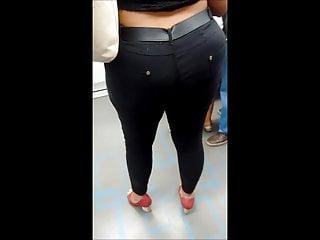 Wilde Schlampen werden in beide Löcher gefickt