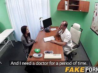 Hübsche Studentin will den Schwanz des arztes