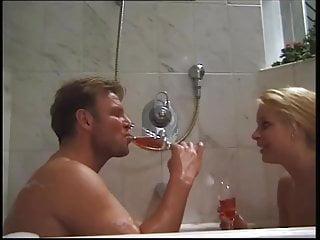 Deutsche Frauen und jüngere Frauen ficken