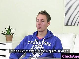 Weibliche Porno Agentin wird von neuem Bewerber abgefickt