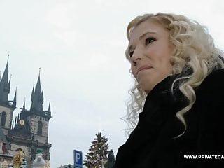 Junge Tschechin für HD Pornos gecastet