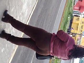 Spanischer Kerl hat einen grossen Arsch