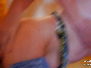 Blonde Französin wird im Hotelzimmer anal gefickt