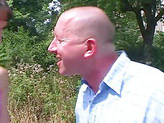 Sie wird gefickt bis die Post abgeht