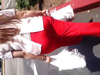 Ihr Arsch steht auf schwarze Schwänze