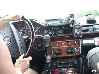 Mutter ist Taxifahrerin und fickt gerne mit Kunden