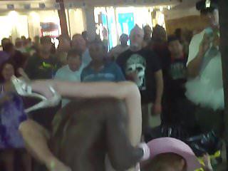 Geile Milf wird von Hinten gefickt