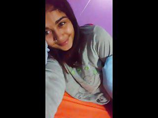 Teen mit dicken Titten wird gefickt