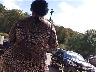 Geile Milf wird von Hinten gefickt