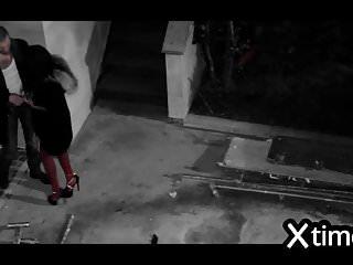 Eine costringe Kerze in ihrer scopare