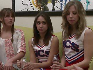 Busige reife Cherie Deville mit einen jüngeren